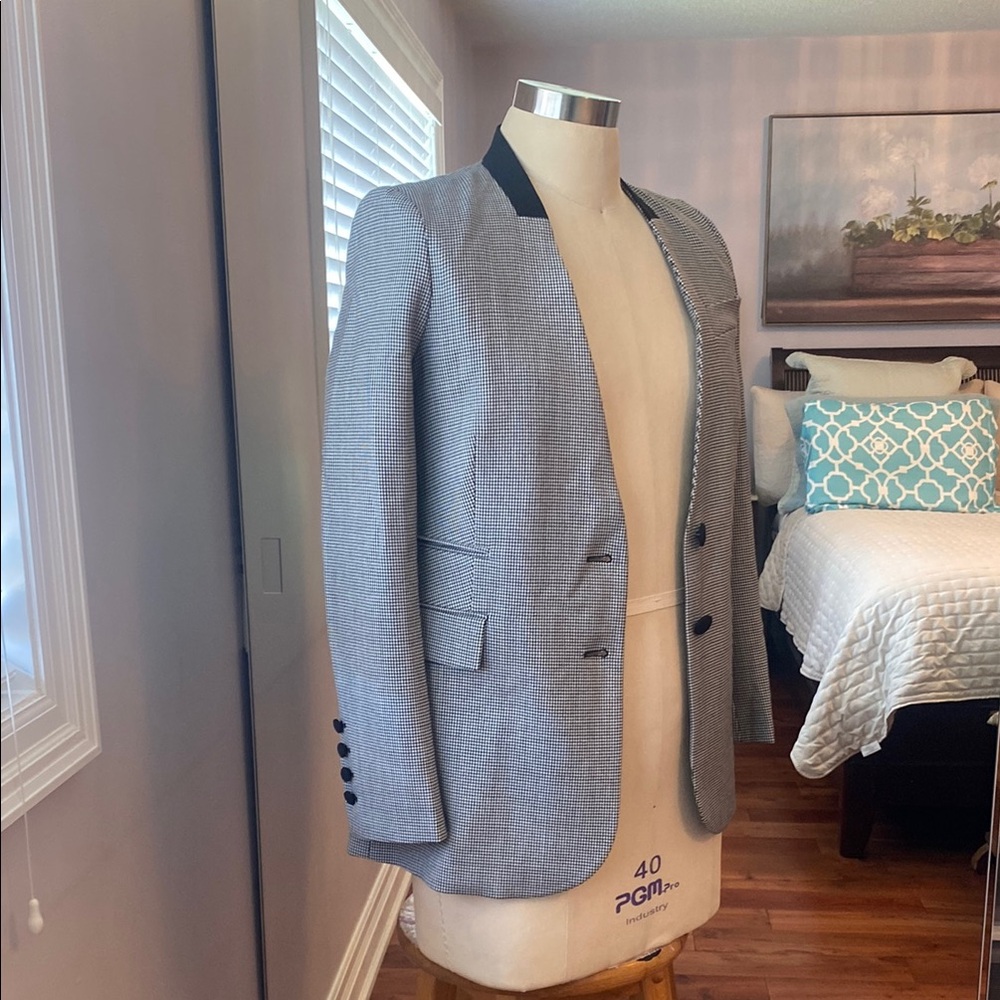 Gray Micro-Check Sport Coat with Contrast Collar